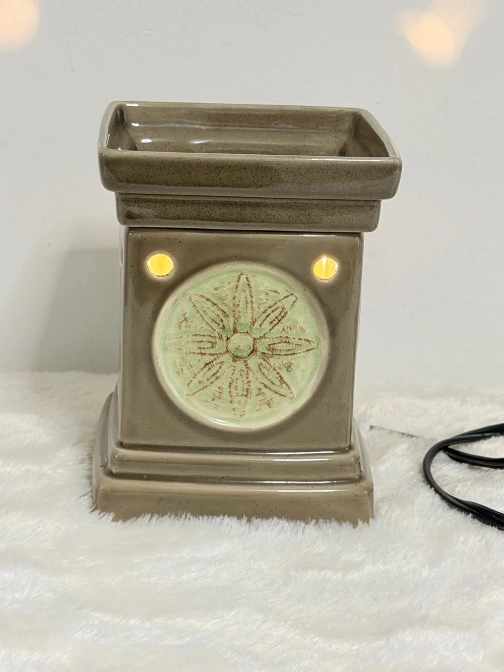 Scentsy Ceramic Home Accent Warmer in Olive Green